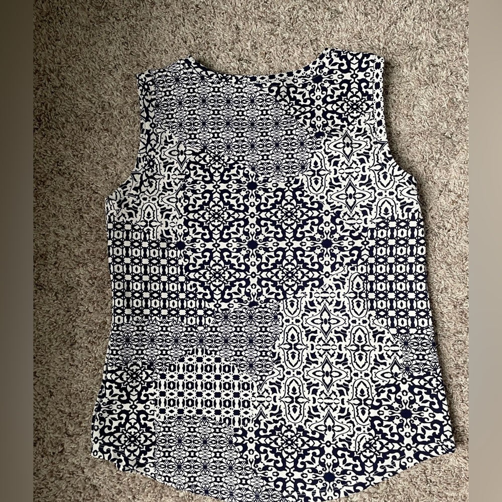 Croft & Barrow Sleeveless Blue and White Work Top - Size S - 95% Polyester - Picture 3 of 5